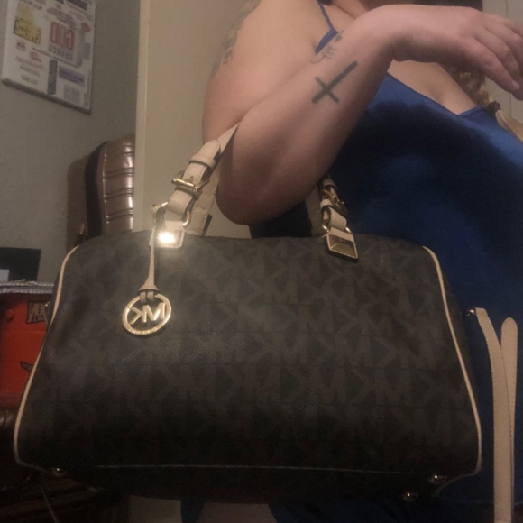 Michael Kors Grayson satchel in signature Brown - Picture 2 of 7